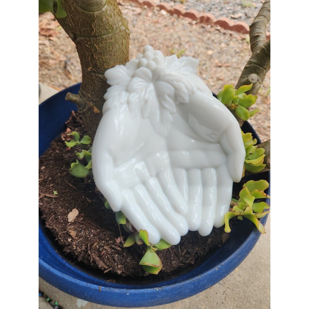 Vtg Westmoreland Milk Glass Double Hand Queen Victoria's Hands Trinket Dish 7.5"